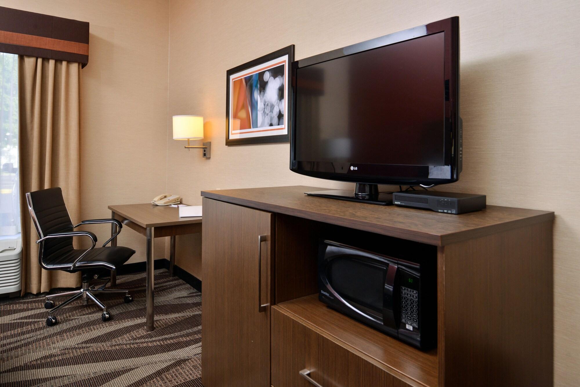 Best Western Plus University Inn Olean Exterior photo