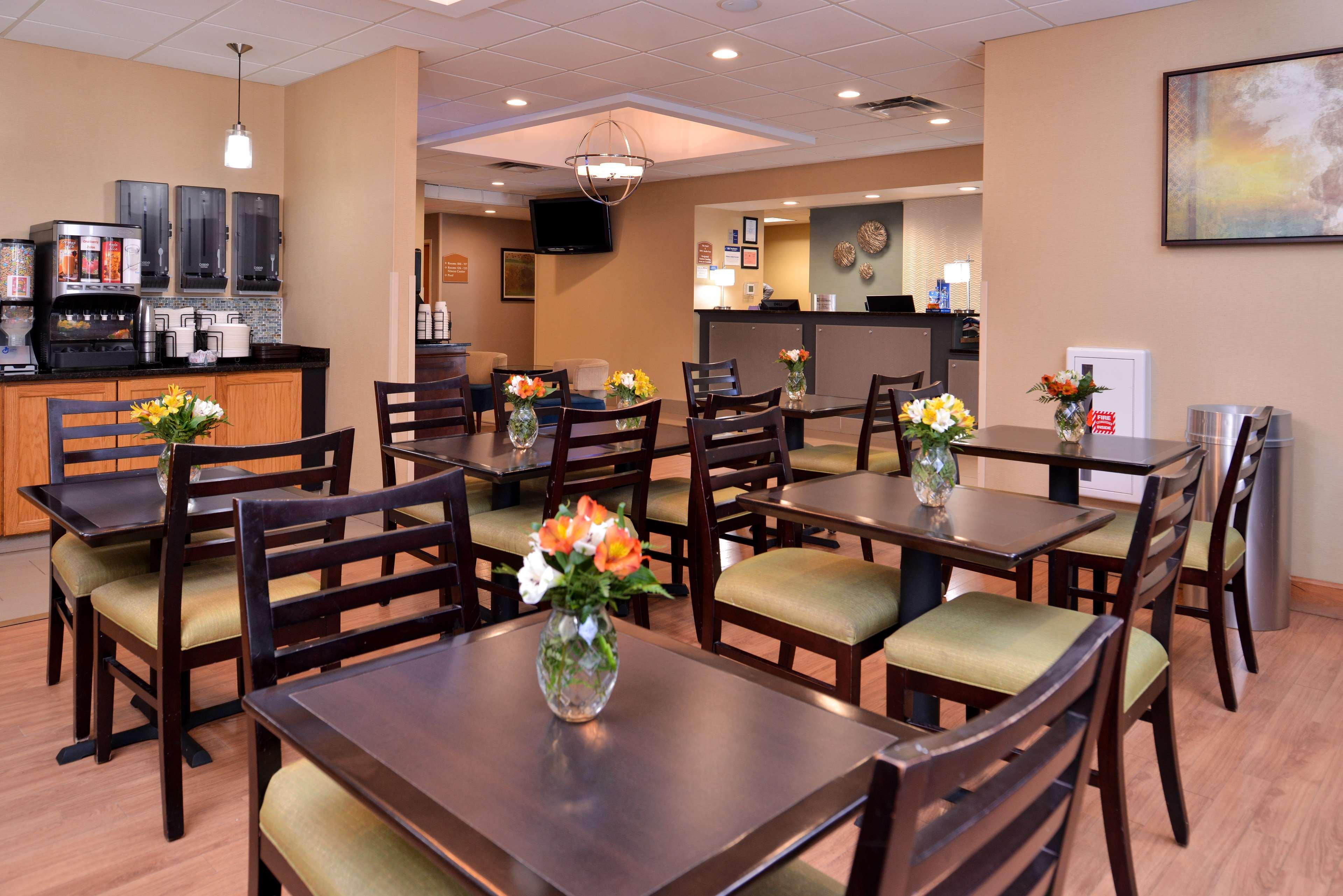 Best Western Plus University Inn Olean Exterior photo