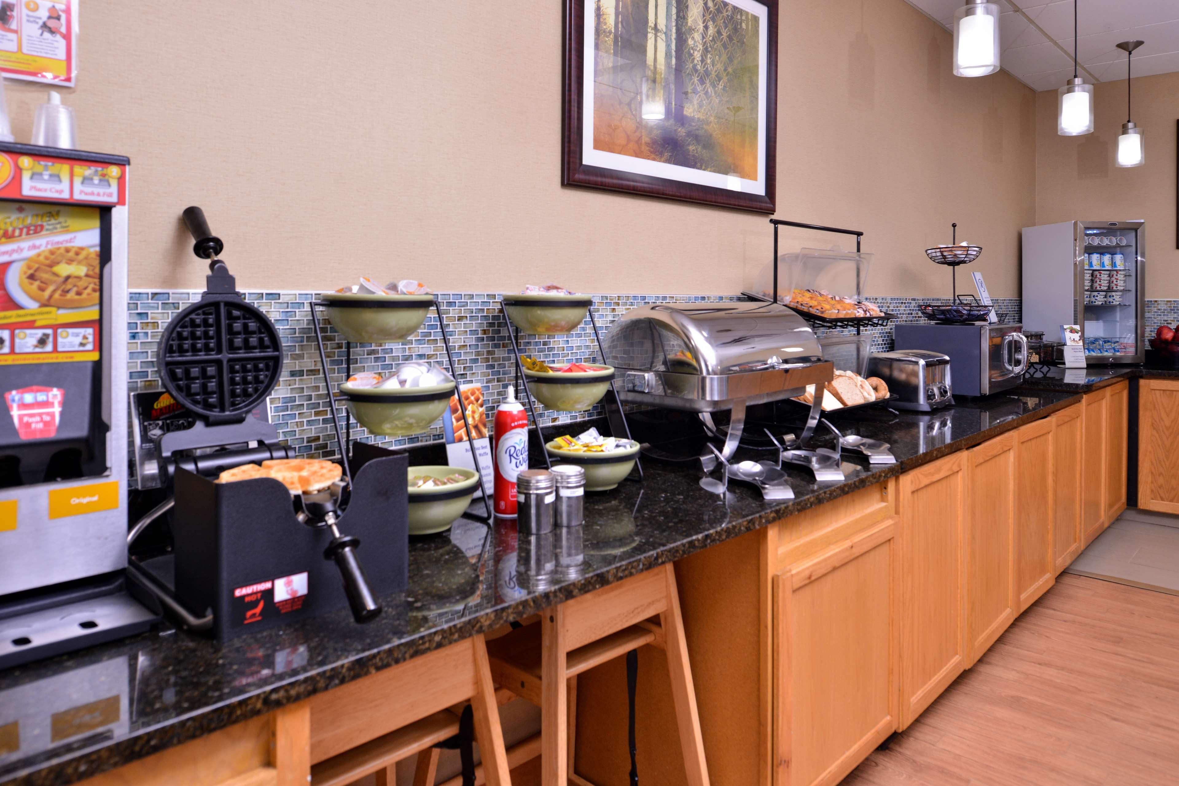 Best Western Plus University Inn Olean Exterior photo